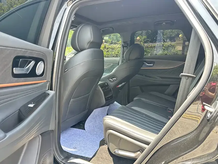 Chery Tiggo 9 Tiggo 9 2025 2.0T Dual-Clutch 2WD Luxury Edition 7-seater 2025 — миниатюра 4