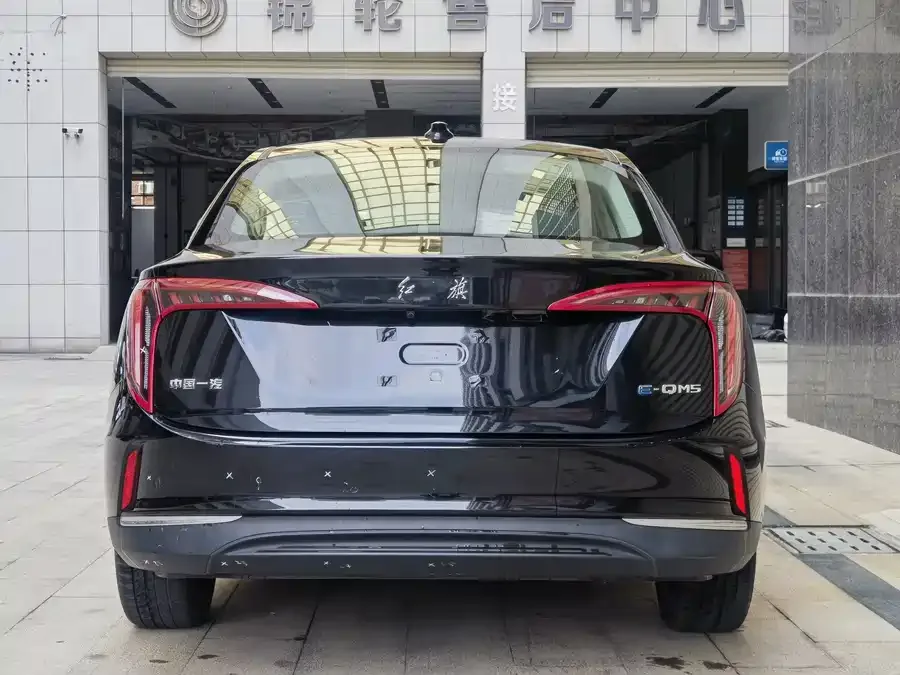 Hongqi E-QM5 Hongqi E-QM5 2021 online charging basic version 4 seats 2026 — миниатюра 2