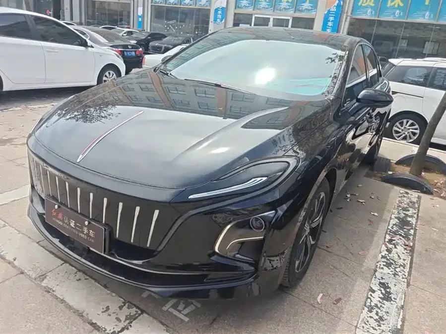 Hongqi E-QM5 Hongqi E-QM5 2021 Charging Qiyue Edition 2023 — фото 1, купить с доставкой в Москву