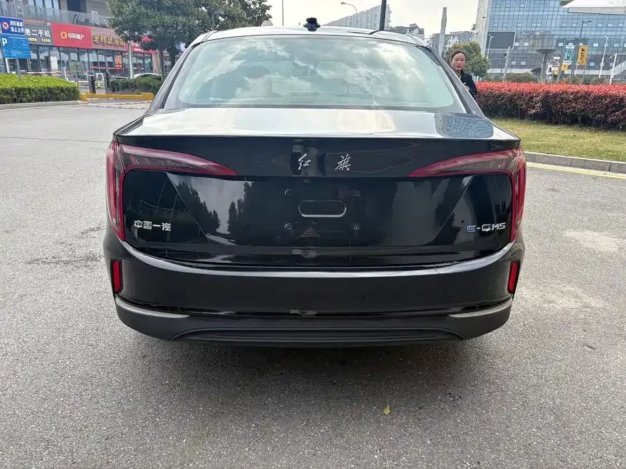Hongqi E-QM5 Hongqi E-QM5 2021 Charging Qiyue Edition 2023 — миниатюра 3