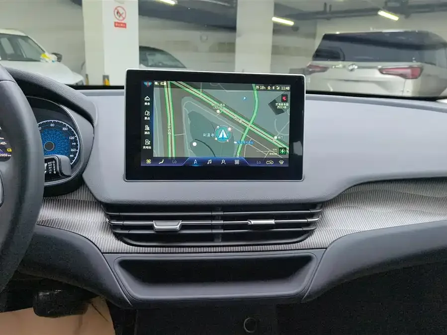 Hongqi E-QM5 Hongqi E-QM5 2022 431km Charging Enjoyment Edition 2023 — миниатюра 4