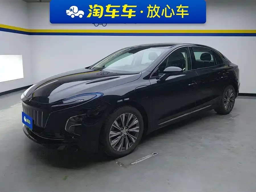 Hongqi E-QM5 Hongqi E-QM5 2022 431km Charging Enjoyment Edition 2023 — фото 1, купить с доставкой в Москву