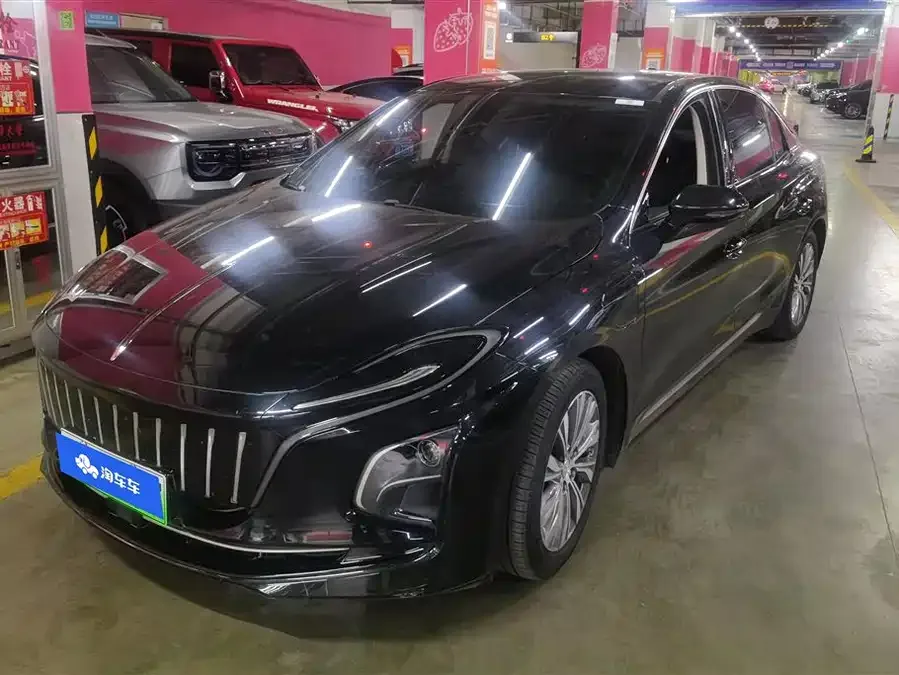 Hongqi E-QM5 Hongqi E-QM5 2023 620km PLUS 2023 — фото 1, купить с доставкой в Москву