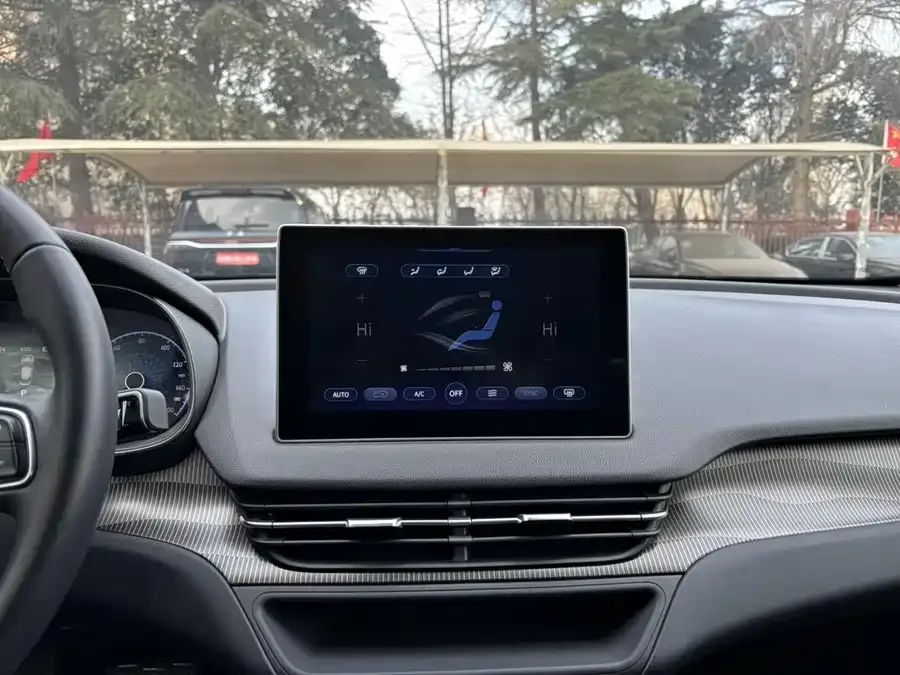 Hongqi E-QM5 Hongqi E-QM5 2023 facelift basic travel version 2023 — миниатюра 3