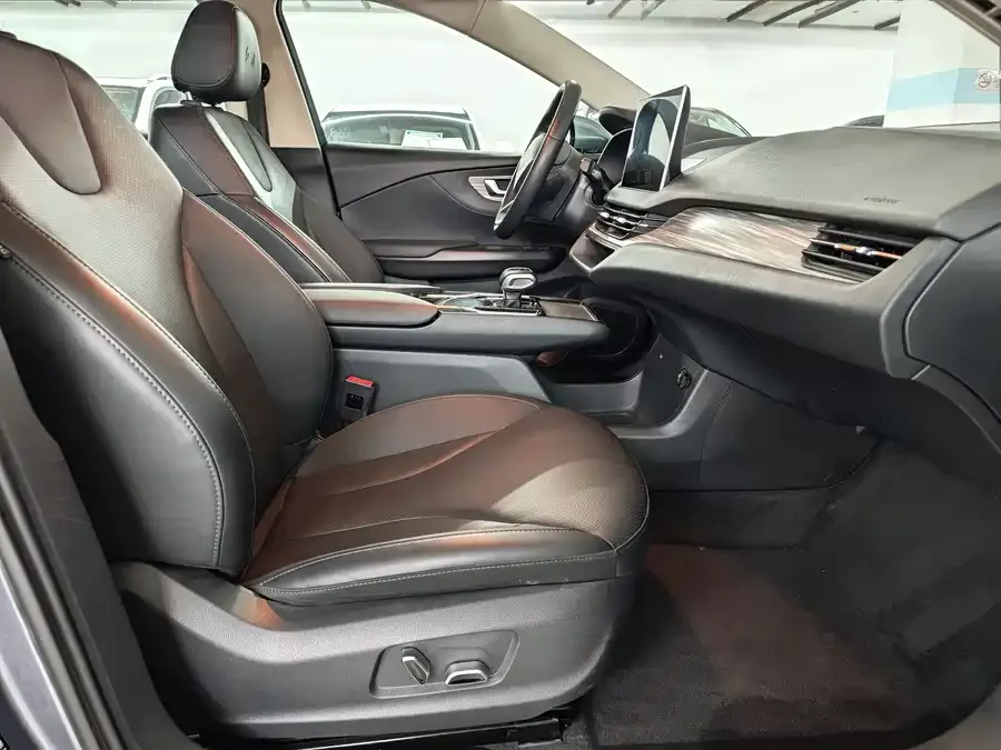 Hongqi E-QM5 Hongqi E-QM5 2023 620km PLUS 2023 — миниатюра 2