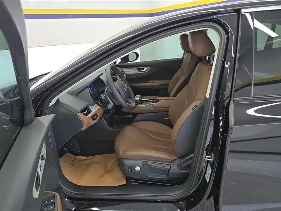 Hongqi E-QM5 Hongqi E-QM5 2024 560km PLUS 2025 — миниатюра 3