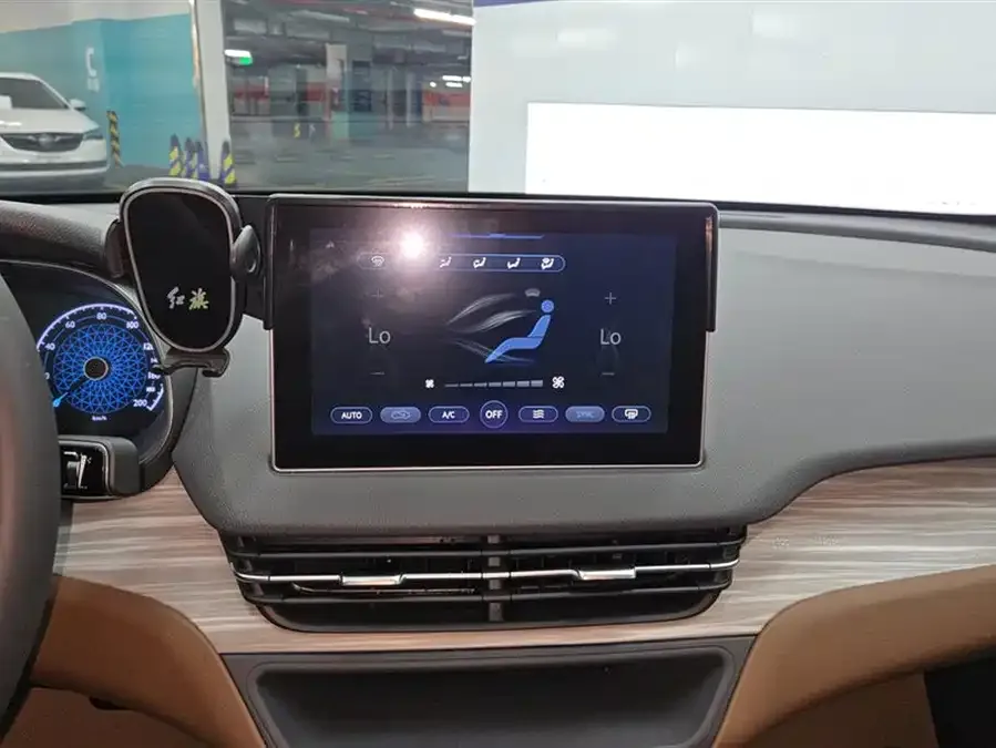 Hongqi E-QM5 Hongqi E-QM5 2024 560km PLUS 2025 — миниатюра 4