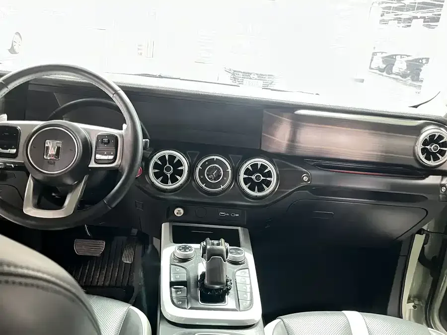 Tank 300 Tank 300 2021 City Edition 2.0T My View 2022 — миниатюра 4
