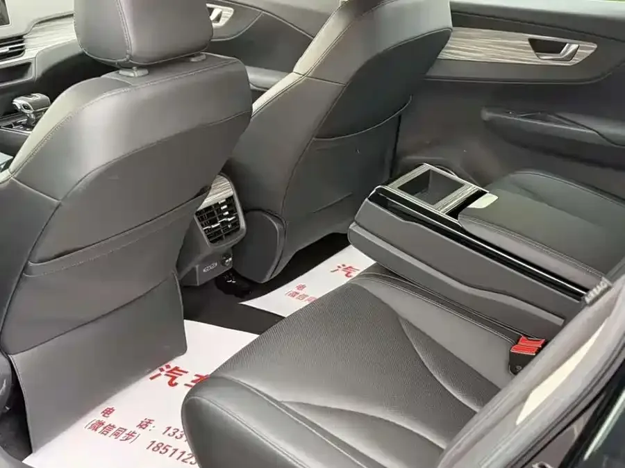 Hongqi E-QM5 Hongqi E-QM5 2025 500KM Travel Edition 2024 — миниатюра 3