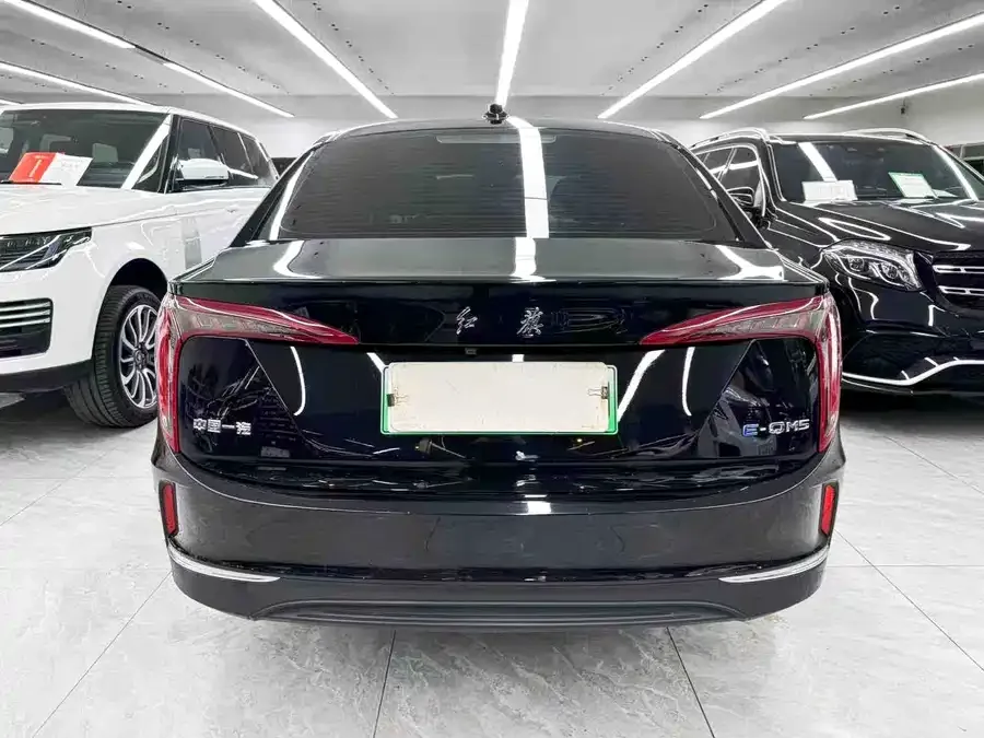 Hongqi E-QM5 Hongqi E-QM5 2022 431km Charging Enjoyment Edition 2023 — миниатюра 2