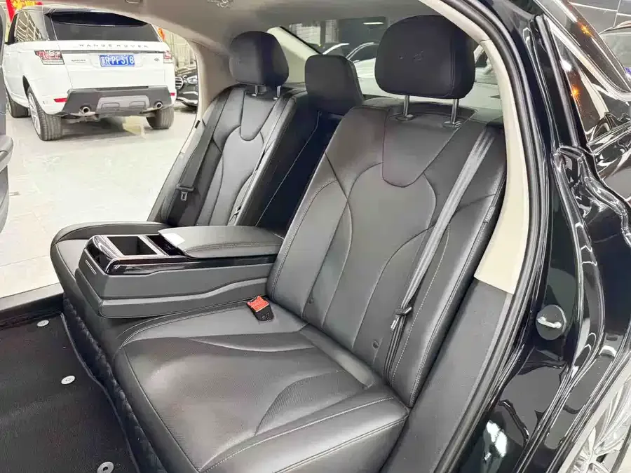 Hongqi E-QM5 Hongqi E-QM5 2022 431km Charging Enjoyment Edition 2023 — миниатюра 4
