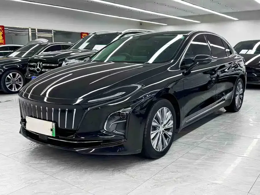 Hongqi E-QM5 Hongqi E-QM5 2022 431km Charging Enjoyment Edition 2023 — фото 1, купить с доставкой в Москву