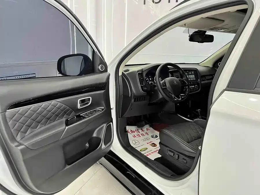 Mitsubishi Outlander Outlander 2021 2.0L 2WD Yaodong Edition 5 Seaters 2023 — миниатюра 4