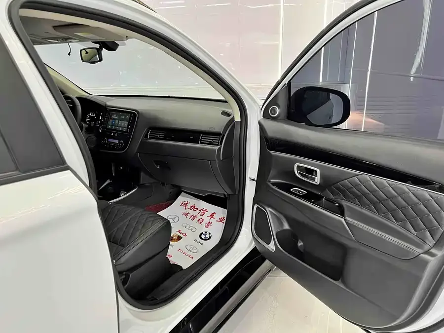 Mitsubishi Outlander Outlander 2021 2.0L 2WD Yaodong Edition 5 Seaters 2023 — миниатюра 5