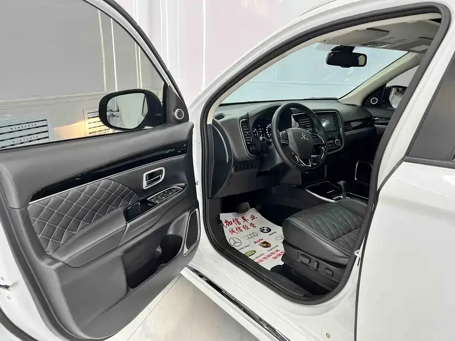 Mitsubishi Outlander Outlander 2021 2.0L 2WD Enjoy Edition 5 Seaters 2023 — миниатюра 4