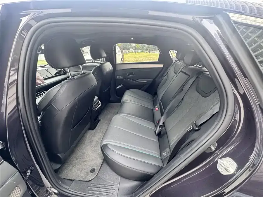 BYD Qin L Qin L 2024 DM-i 120KM Excellence Edition 2024 — миниатюра 2