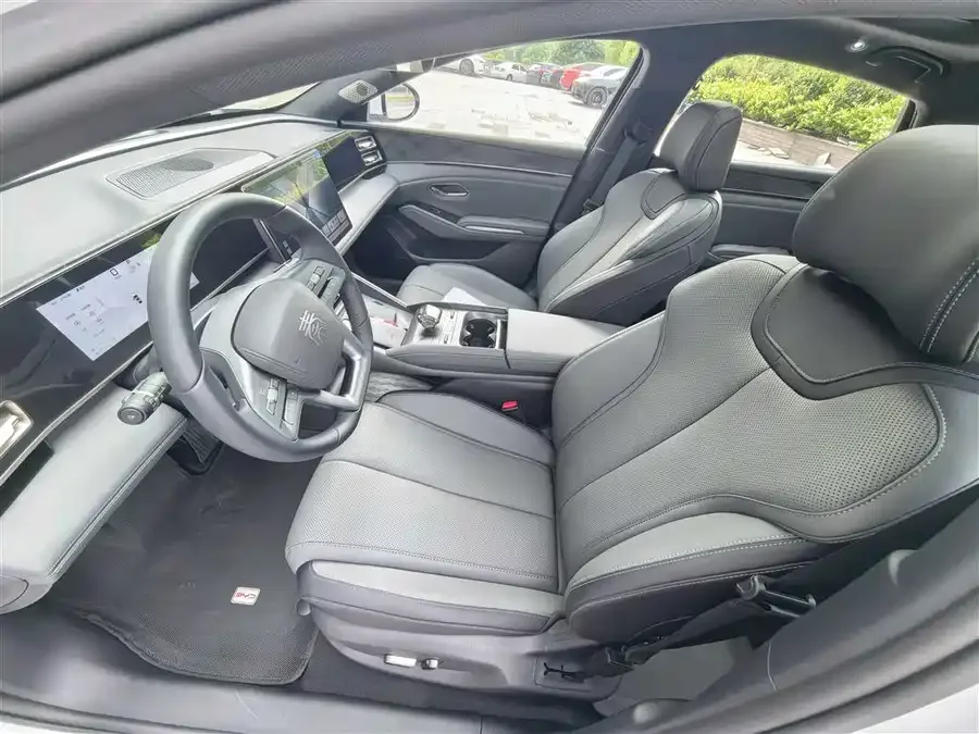 BYD Qin L Qin L 2025 DM-i Intelligent Driving Edition 80KM Beyond Edition 2025 — миниатюра 4