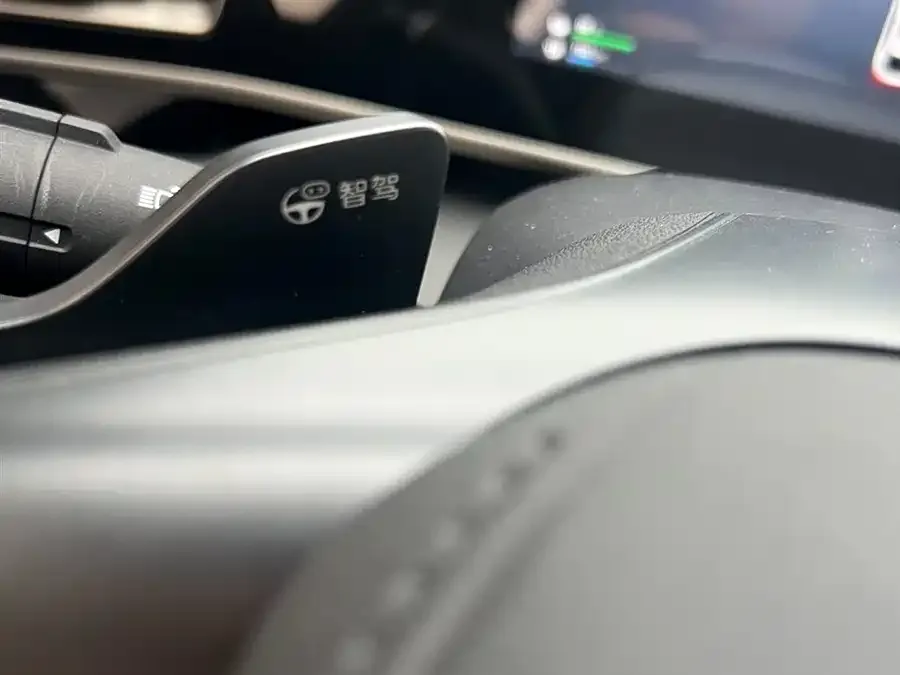 BYD Qin L Qin L 2025 DM-i Intelligent Driving Edition 120KM Beyond Edition 2025 — миниатюра 4