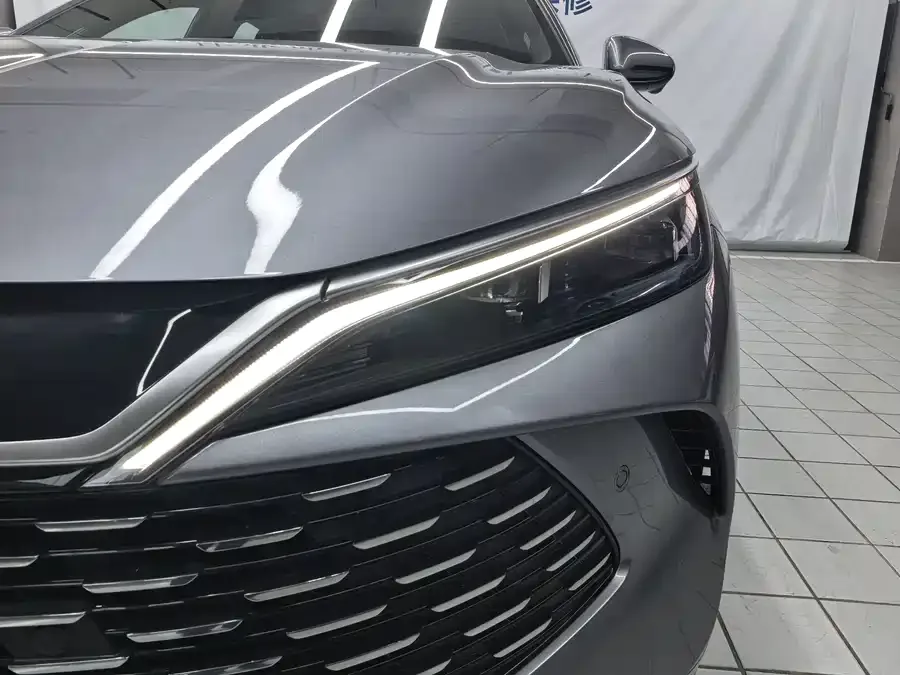 BYD Qin L Qin L 2025 DM-i Intelligent Driving Edition 120KM Beyond Edition 2025 — миниатюра 5