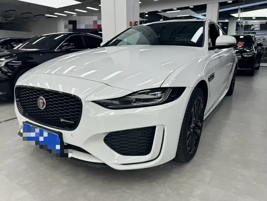 Jaguar XEL 2022 2.0T 250PS R-DYNAMIC S aggressive sports version 2022 — фото 1, купить с доставкой в Москву