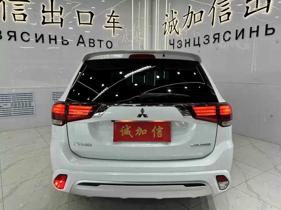 Mitsubishi Outlander Outlander 2021 facelift 2.0L 2WD 5-seater 2023 — миниатюра 2