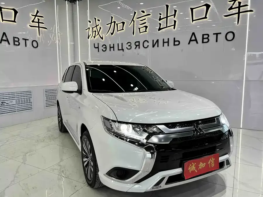 Mitsubishi Outlander Outlander 2021 facelift 2.0L 2WD 5-seater 2023 — миниатюра 3