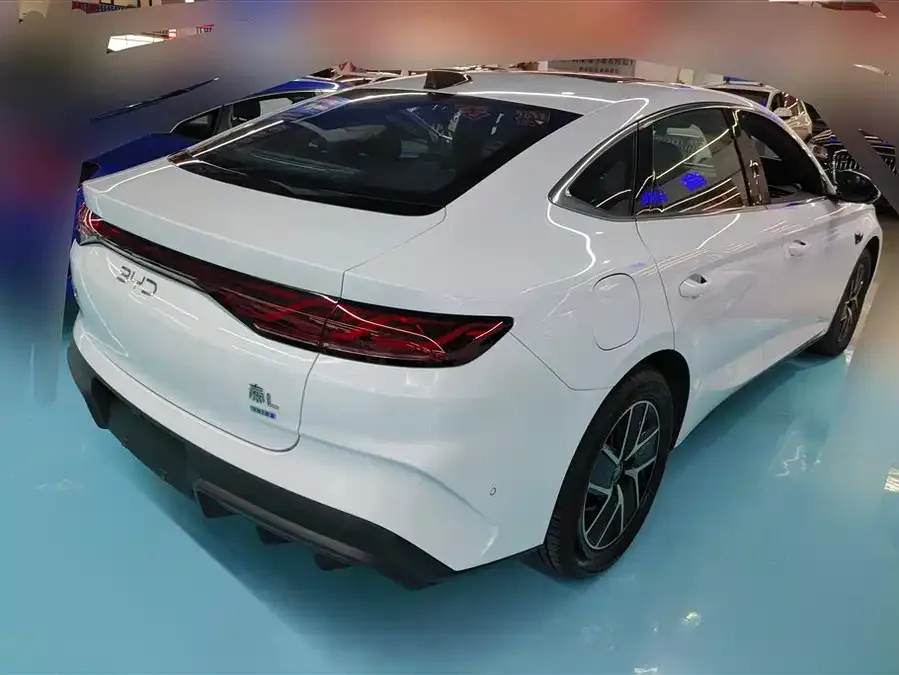 BYD Qin L Qin L 2025 DM-i Intelligent Driving Edition 120KM Beyond Edition 2025 — миниатюра 3