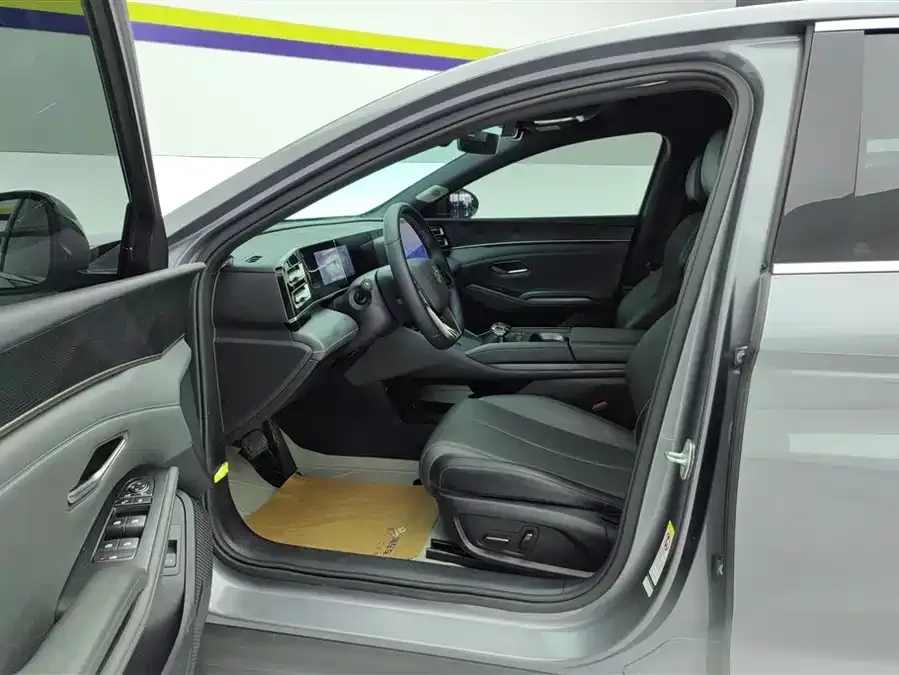 BYD Qin L Qin L 2024 DM-i 120KM Leading Edition 2024 — миниатюра 3