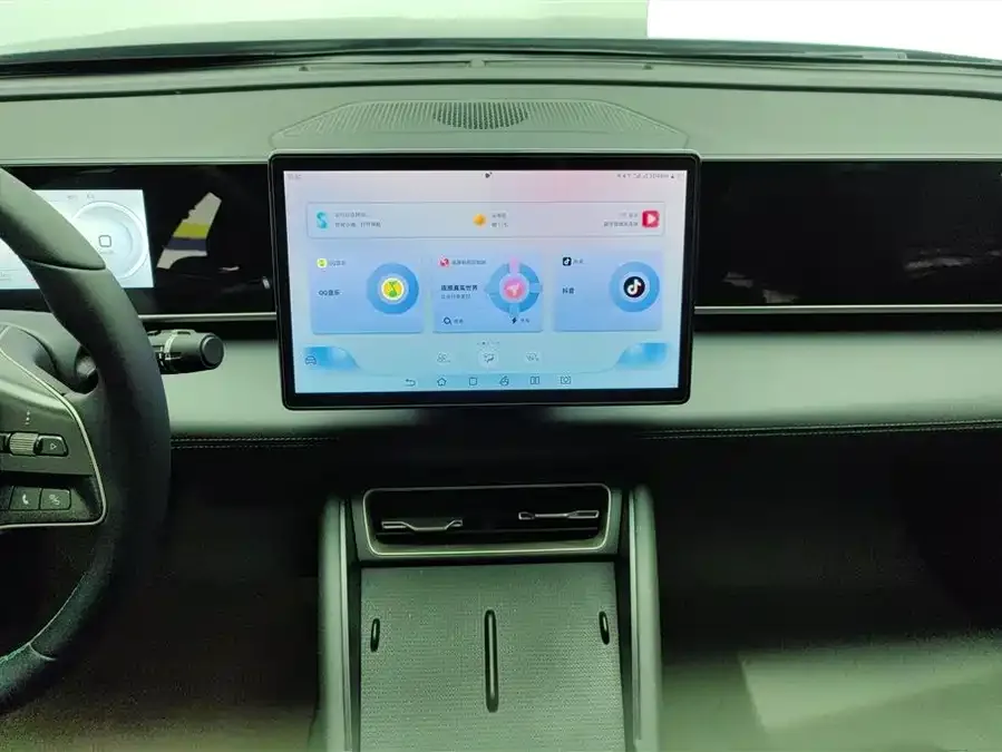 BYD Qin L Qin L 2024 DM-i 120KM Leading Edition 2024 — миниатюра 4