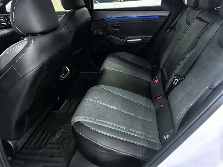BYD Qin L Qin L 2024 DM-i 120KM Excellence Edition 2024 — миниатюра 3