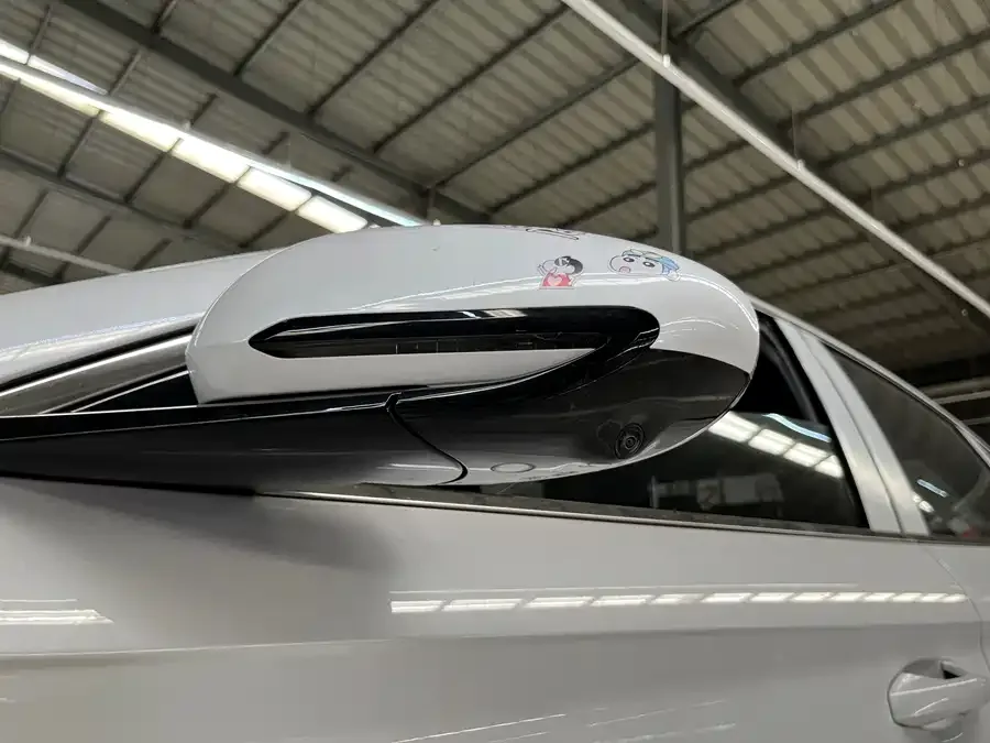 BYD Qin L Qin L 2024 DM-i 120KM Leading Edition 2025 — миниатюра 2