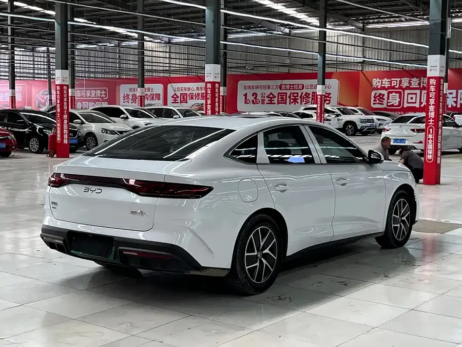 BYD Qin L Qin L 2024 DM-i 120KM Leading Edition 2025 — миниатюра 5