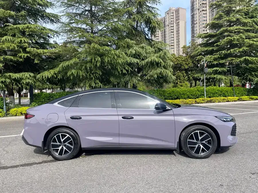 BYD Qin L Qin L 2024 DM-i 120KM Beyond Edition 2025 — миниатюра 2