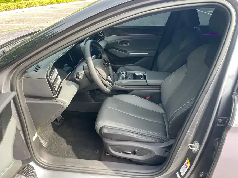 BYD Qin L Qin L 2024 DM-i 120KM Beyond Edition 2025 — миниатюра 3