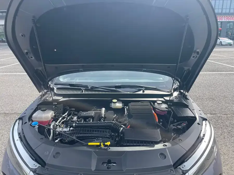 BYD Qin L Qin L 2024 DM-i 120KM Beyond Edition 2025 — миниатюра 5