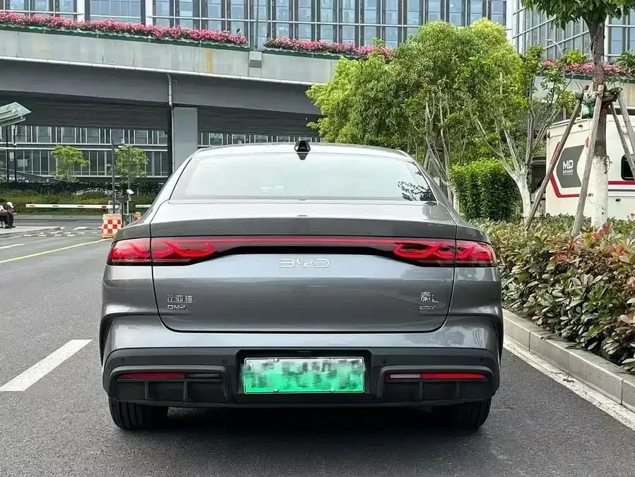BYD Qin L Qin L 2025 DM-i Intelligent Driving Edition 80KM Leading Edition 2025 — миниатюра 2