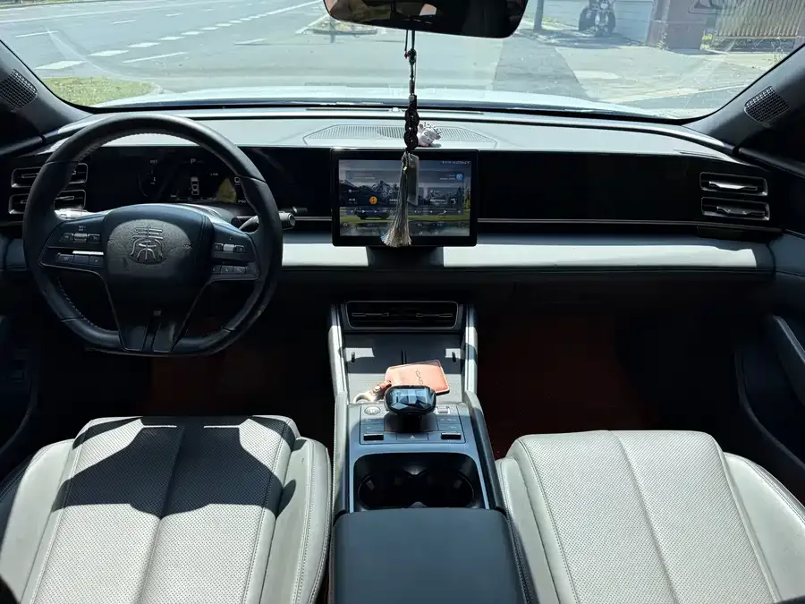 BYD Qin L Qin L 2024 DM-i 80KM Leading Edition 2025 — миниатюра 3