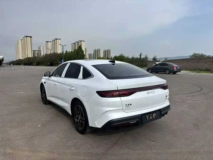 BYD Qin L Qin L 2026 DM-i 210KM Super Edition 2026 — миниатюра 2