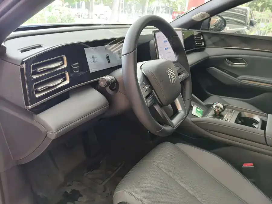 BYD Qin L Qin L 2025 DM-i Intelligent Driving Edition 120KM Leading Edition 2025 — миниатюра 3