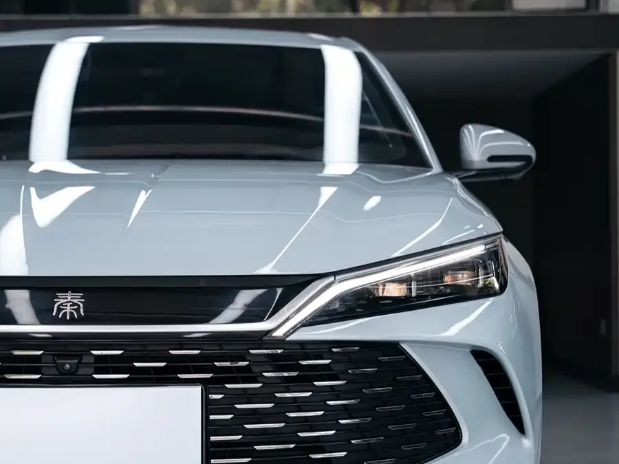 BYD Qin L Qin L 2025 DM-i Intelligent Driving Edition 120KM Leading Edition 2025 — миниатюра 2