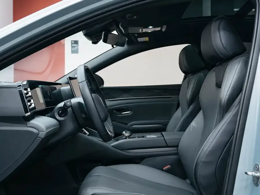 BYD Qin L Qin L 2025 DM-i Intelligent Driving Edition 120KM Leading Edition 2025 — миниатюра 3