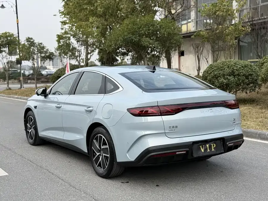BYD Qin L Qin L 2025 DM-i Intelligent Driving Edition 120KM Beyond Edition 2025 — миниатюра 3