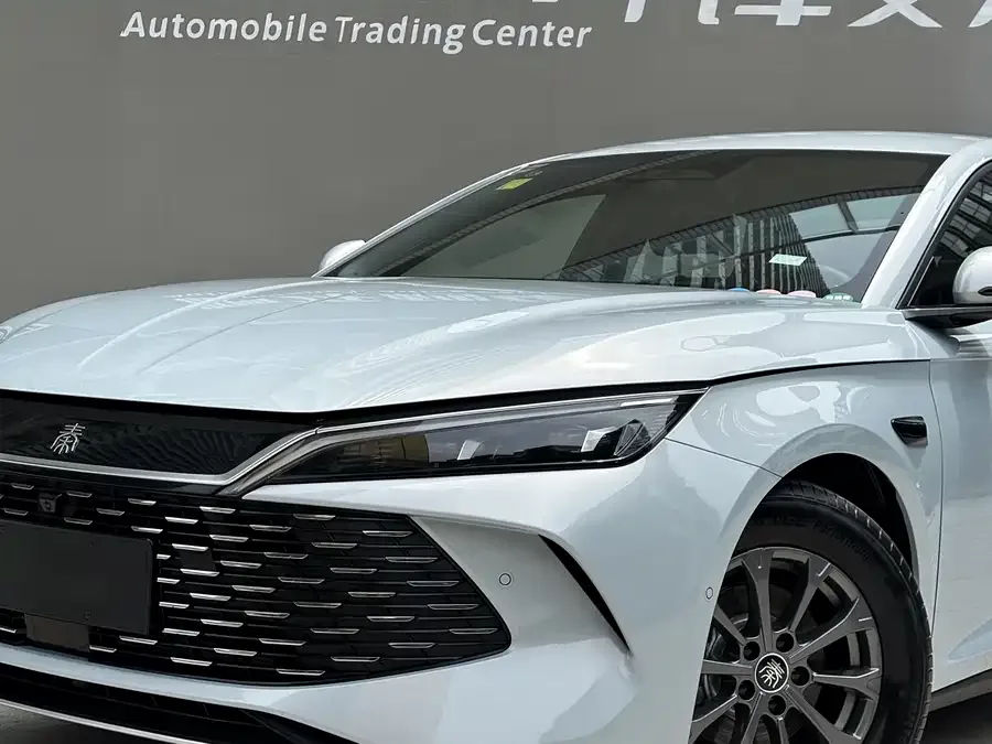 BYD Qin L Qin L 2025 DM-i Intelligent Driving Edition 80KM Leading Edition 2025 — миниатюра 5