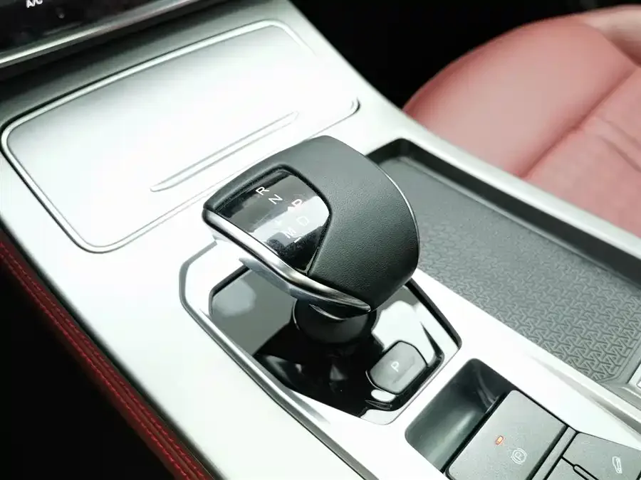 Jetour X70 PLUS JETOUR X70 PLUS 2025 Champion Edition 1.5T DCT Champion PRO 5 Seaters 2026 — миниатюра 4