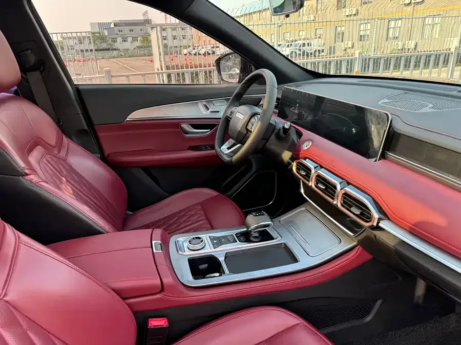 Jetour X70 PLUS JETOUR X70 PLUS 2024 Champion Edition 1.5T DCT Champion PRO 7 Seaters 2024 — миниатюра 3