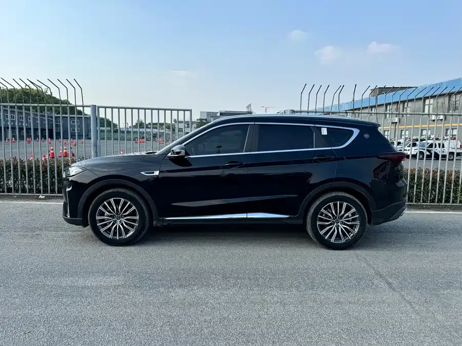 Jetour X70 PLUS JETOUR X70 PLUS 2024 Champion Edition 1.5T DCT Champion PRO 7 Seaters 2024 — миниатюра 4