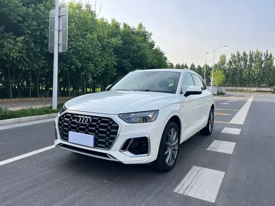 Audi Q5L 2023 40T Fashion Dynamic Edition 2023 — фото 1, купить с доставкой в Москву