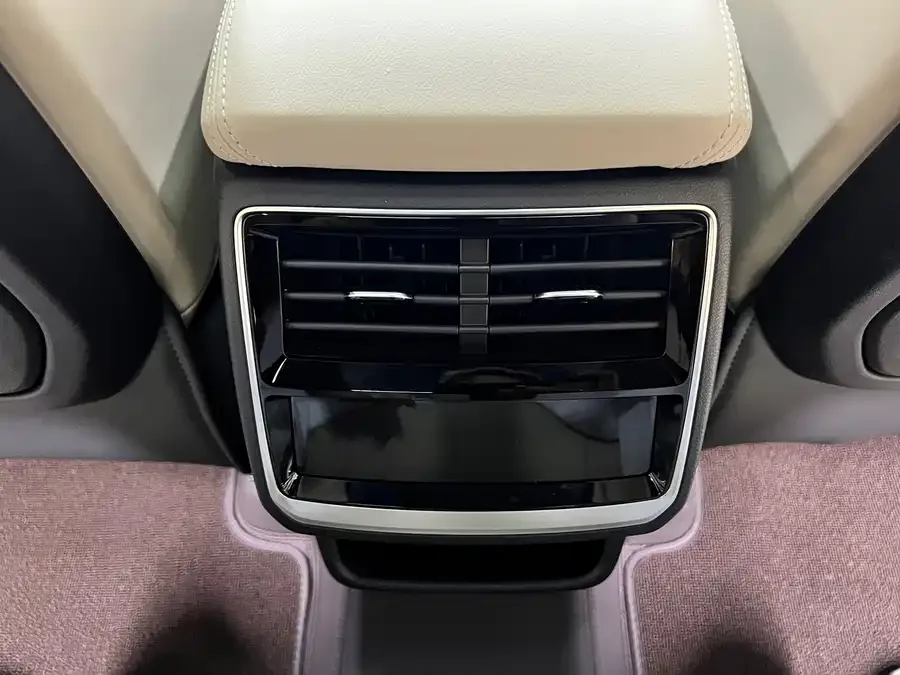 Geely Monjaro Xingyue L 2025 Dongfangyao 2.0TD Automatic Star-gazing Edition 2025 — миниатюра 5