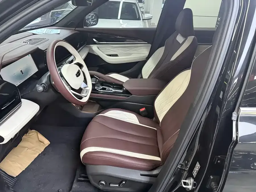 Geely Monjaro Xingyue L 2025 2.0TD Automatic Cloud Edition 2025 — миниатюра 2