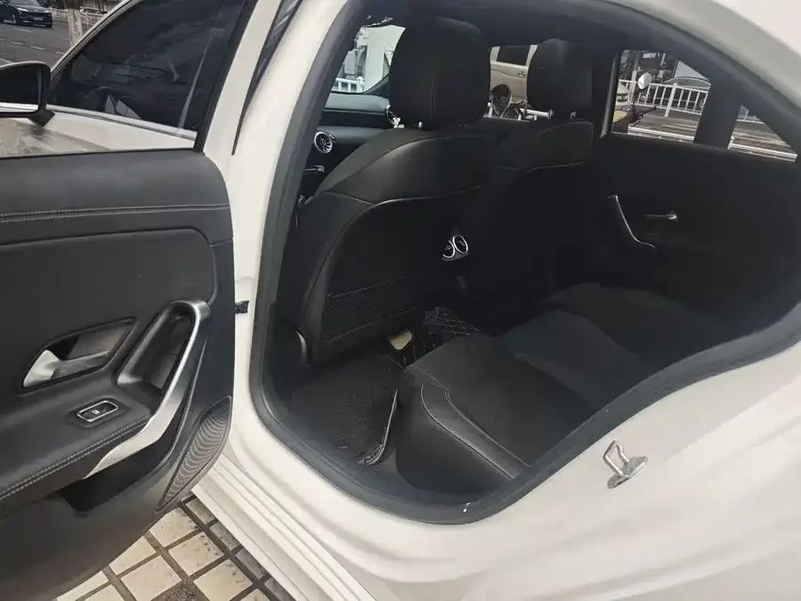 Mercedes-Benz Class A Mercedes-Benz A-Class 2021 A 200 L Sports Sedan Fashion Edition 2022 — миниатюра 4